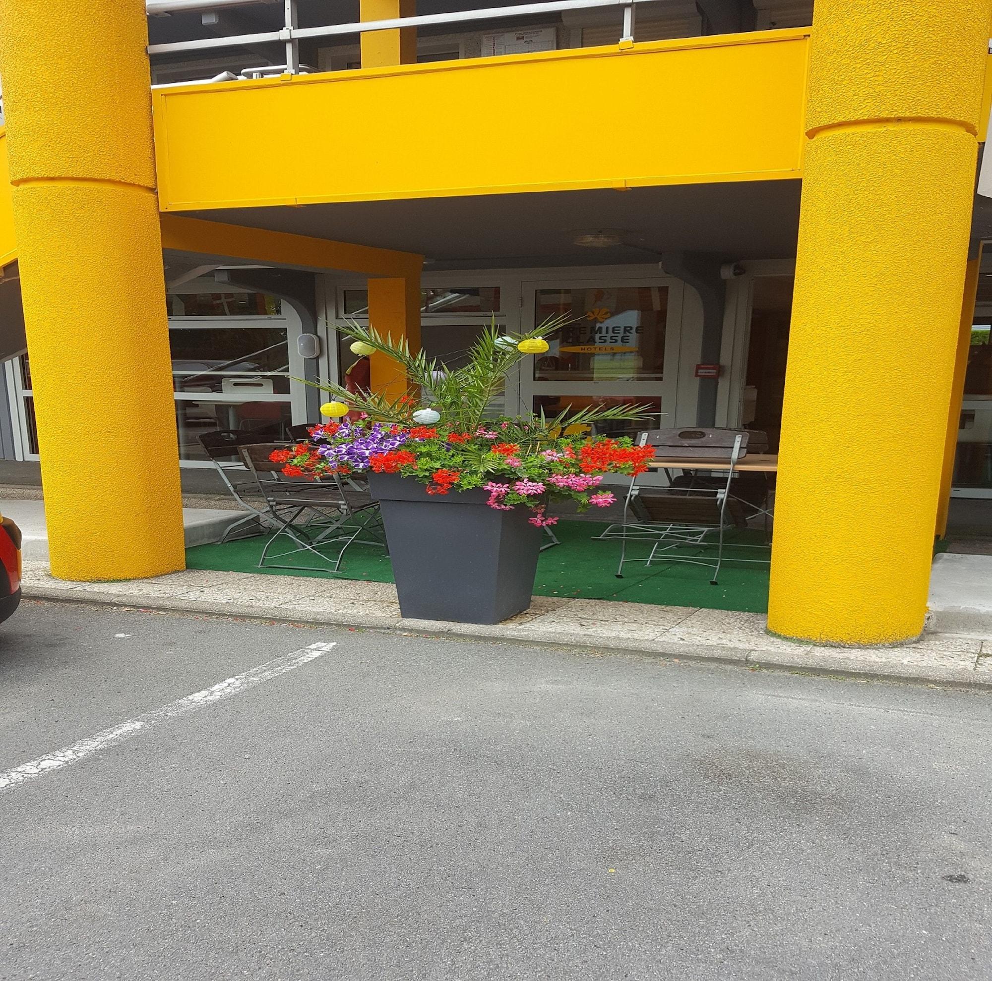 Premiere Classe Lille Sud - Seclin Exterior foto